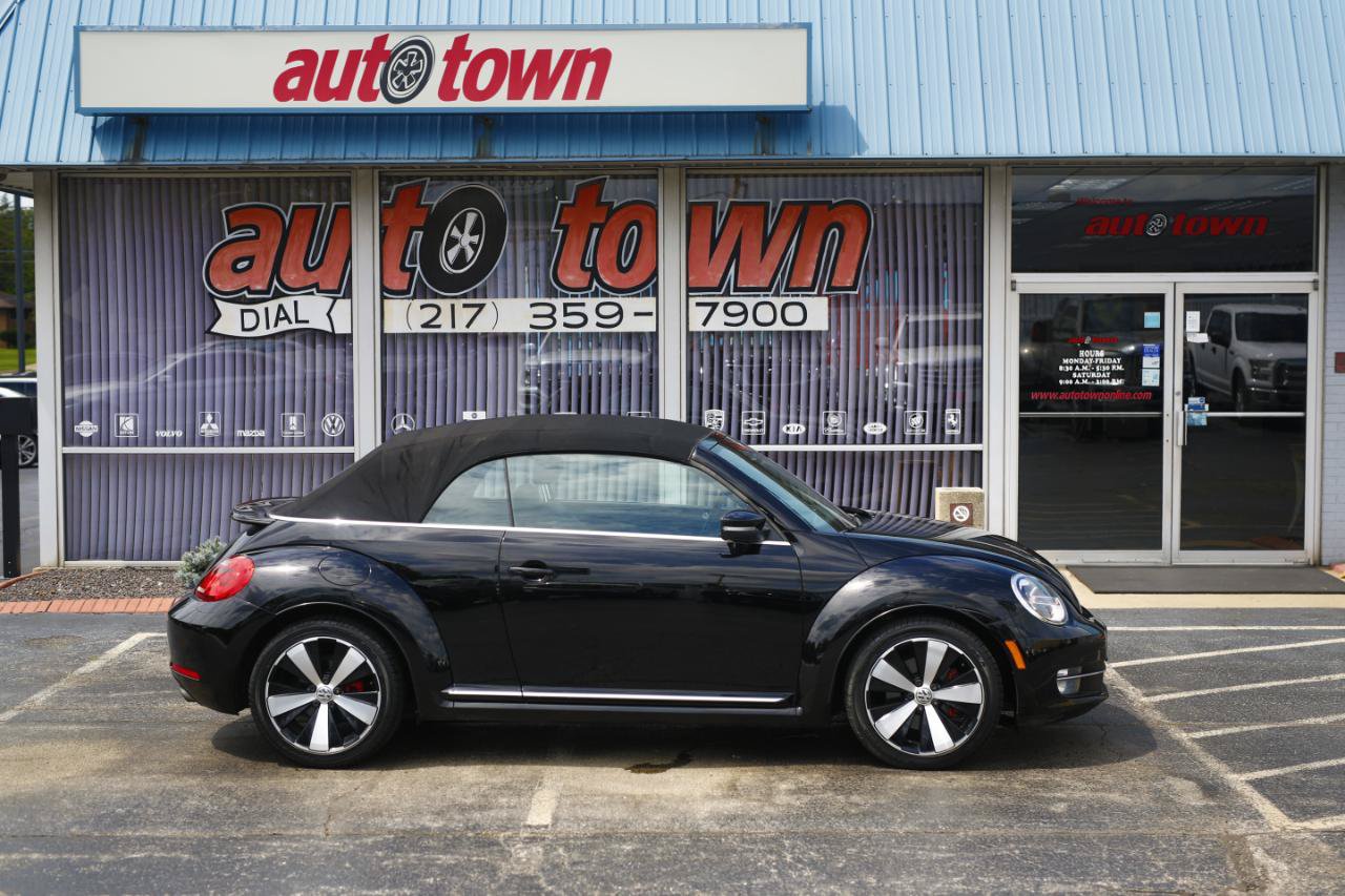 Used 2013 Volkswagen Beetle 2.0T FWD image 22