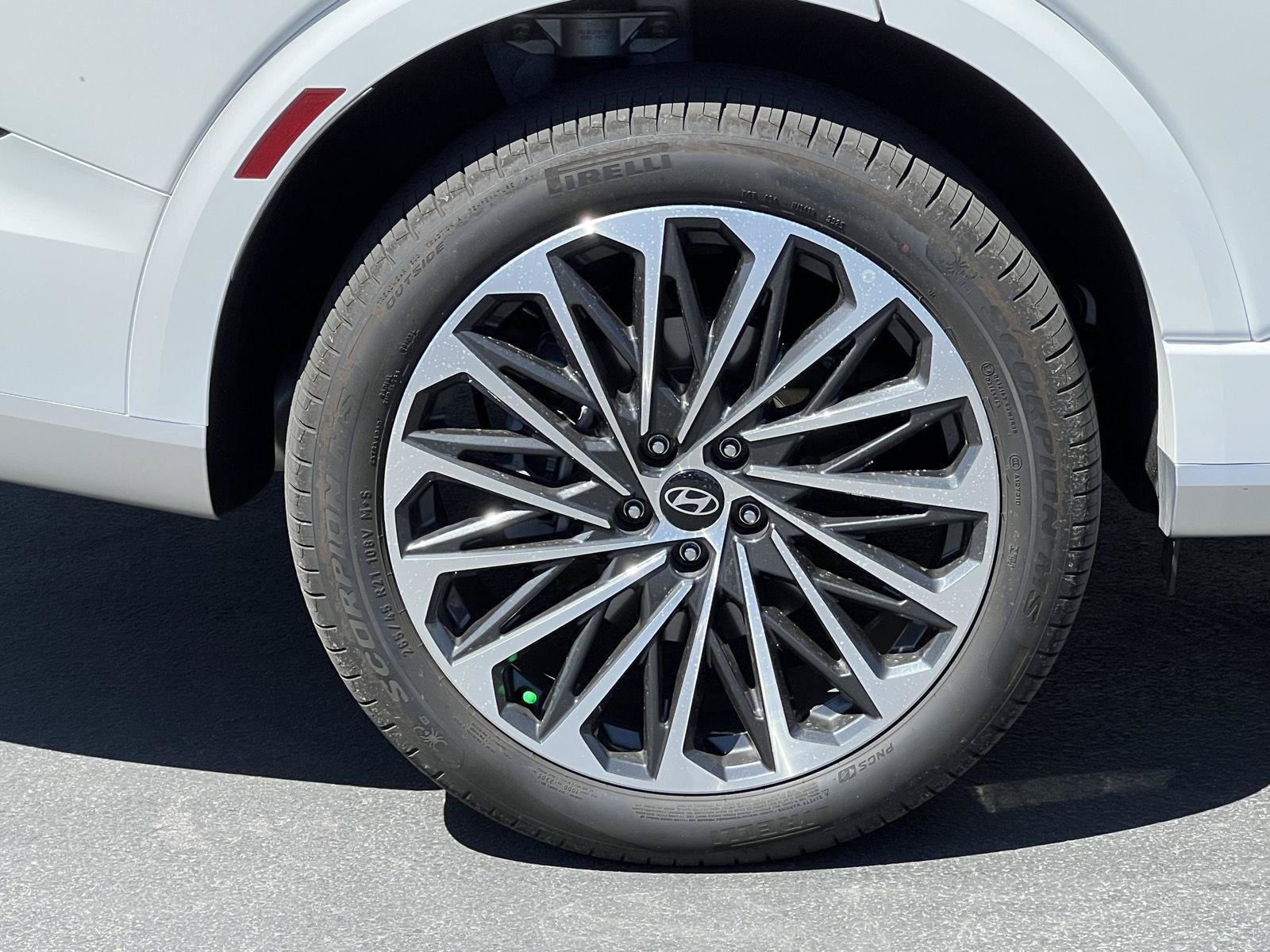 Certified 2026 Hyundai Palisade Calligraphy AWD/4WD image 15