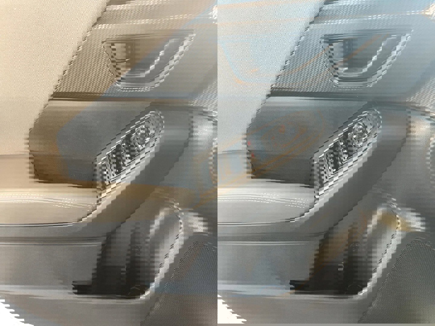 Used 2024 Subaru Crosstrek 2.0i Premium image 14