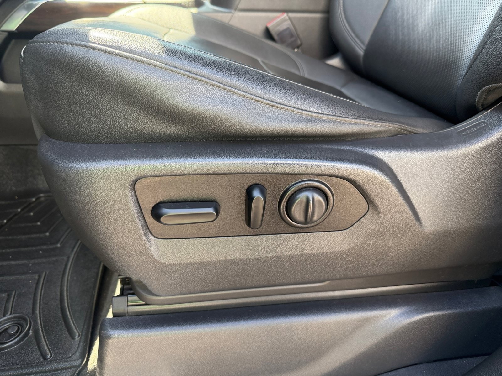 Used 2021 GMC Sierra 1500 SLT AWD/4WD image 13