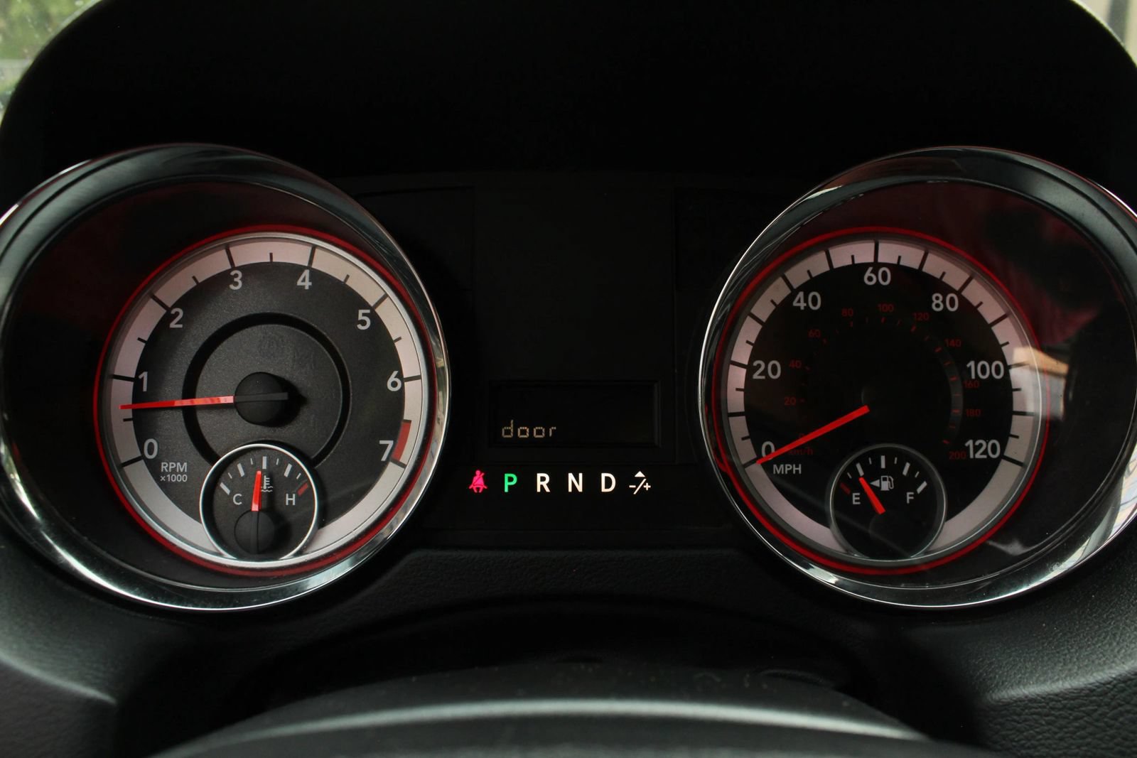 Used 2015 Dodge Grand Caravan SXT w/ Blacktop Package FWD image 30