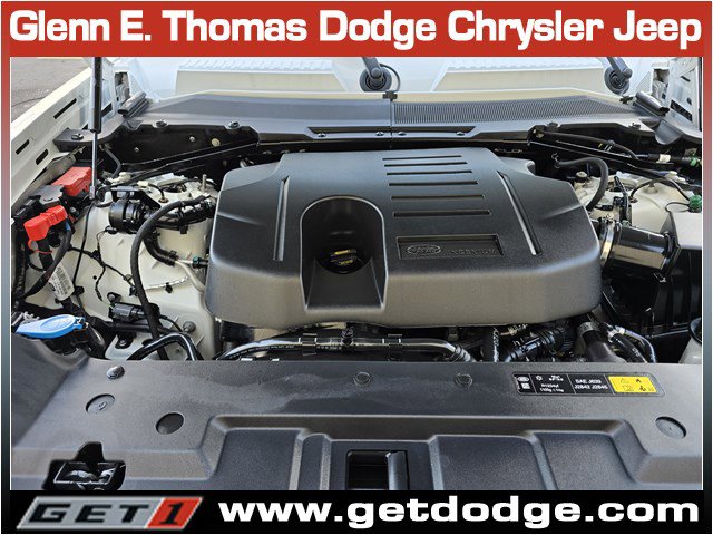 Used 2024 Land Rover Defender 130 X-Dynamic SE image 17