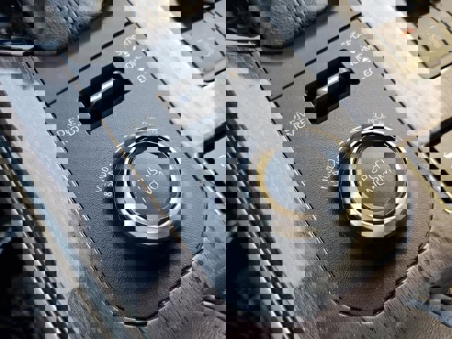 Used 2020 Toyota Highlander Limited image 25