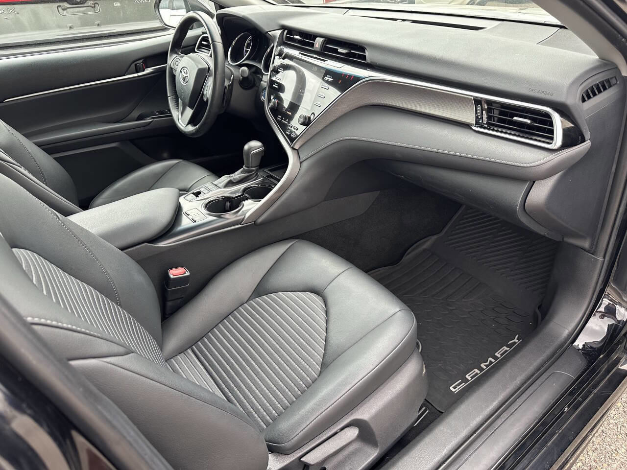 Used 2018 Toyota Camry SE image 40
