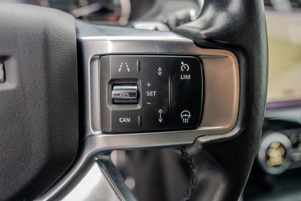 Used 2023 Land Rover Discovery S R-Dynamic image 7