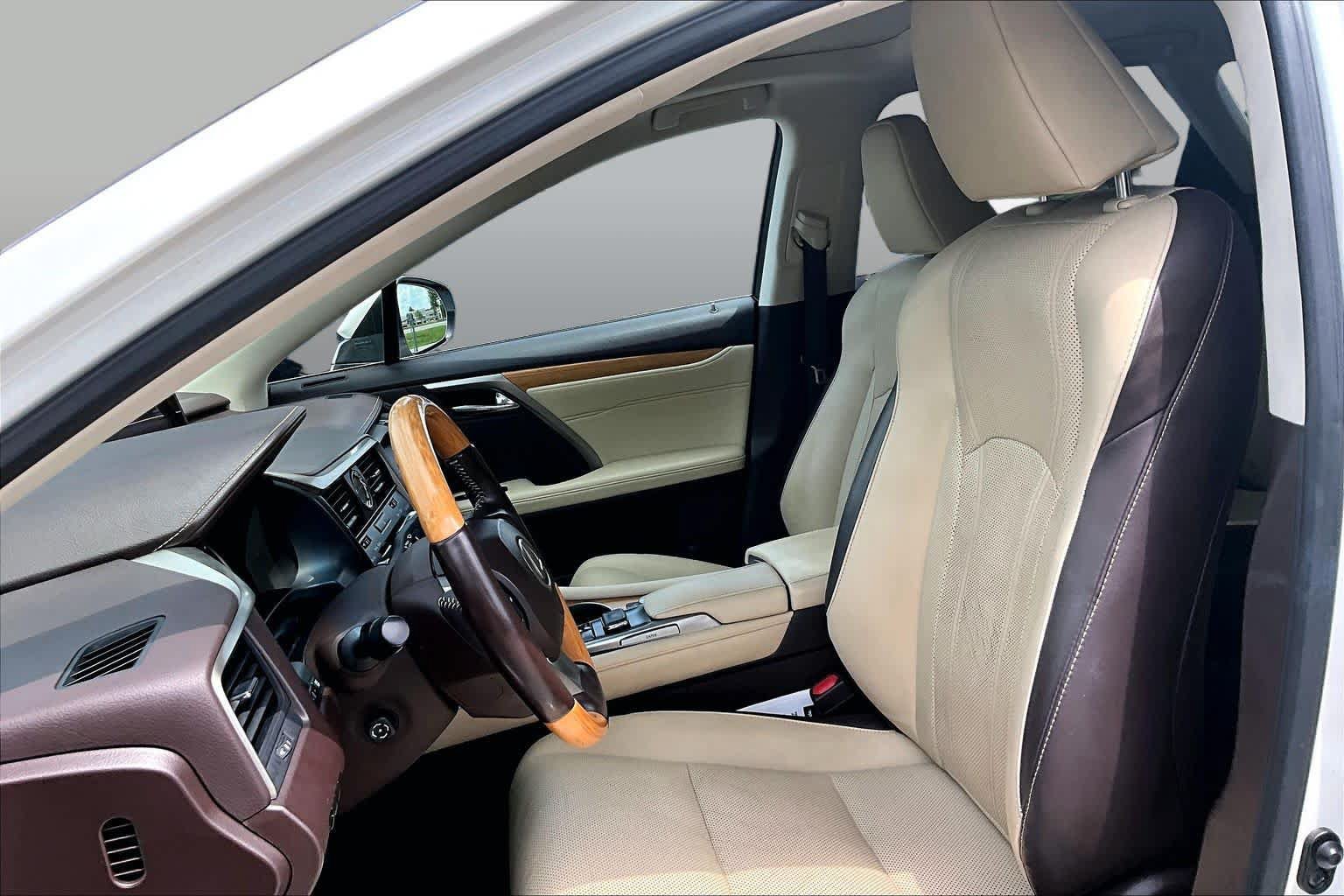 Used 2019 Lexus RX 350L FWD image 8