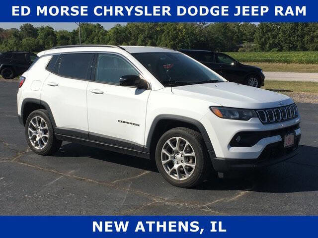 Used 2022 Jeep Compass Latitude image 1