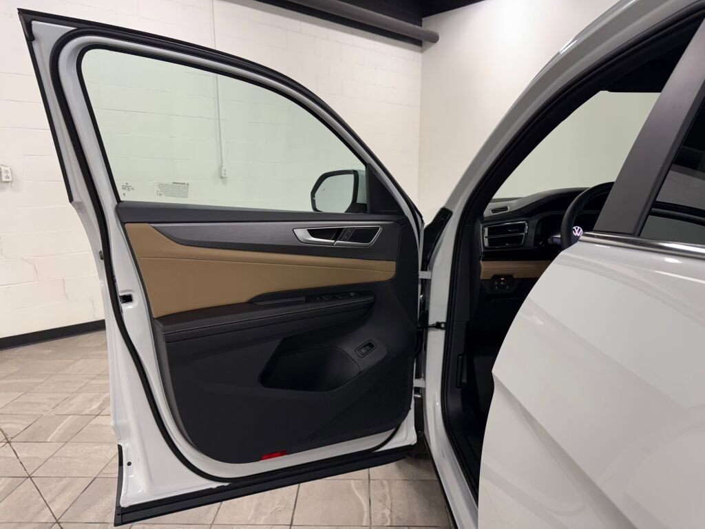 New 2026 Volkswagen Atlas Cross Sport SE image 19