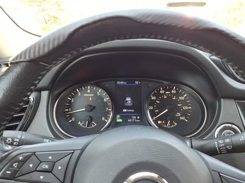 Certified 2020 Nissan Rogue SV FWD image 8