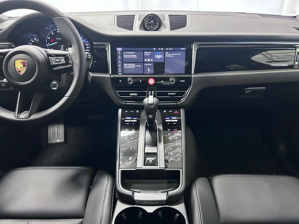 Certified 2026 Porsche Macan AWD/4WD image 17
