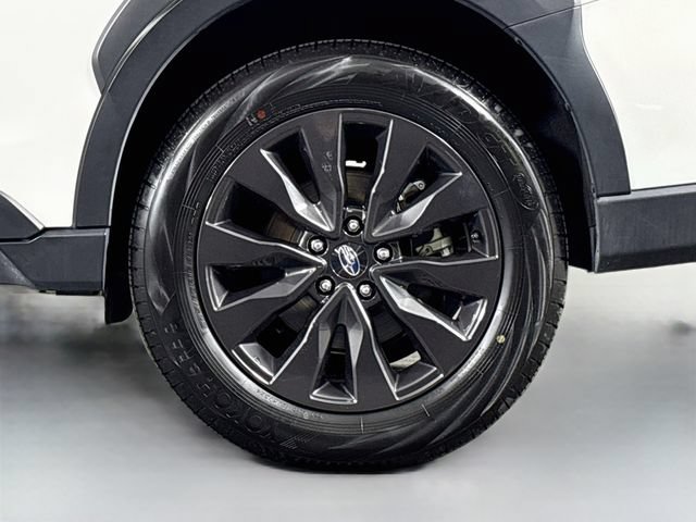 Certified 2025 Subaru Outback Onyx Edition AWD/4WD image 34
