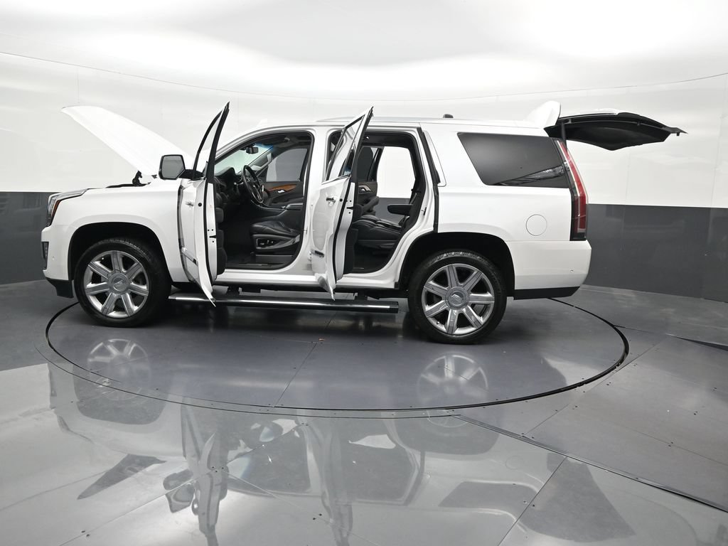 Used 2019 Cadillac Escalade Premium Luxury RWD image 34