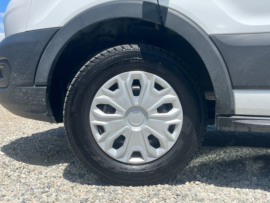 Used 2022 Ford E-Transit 148 High Roof Extended image 12