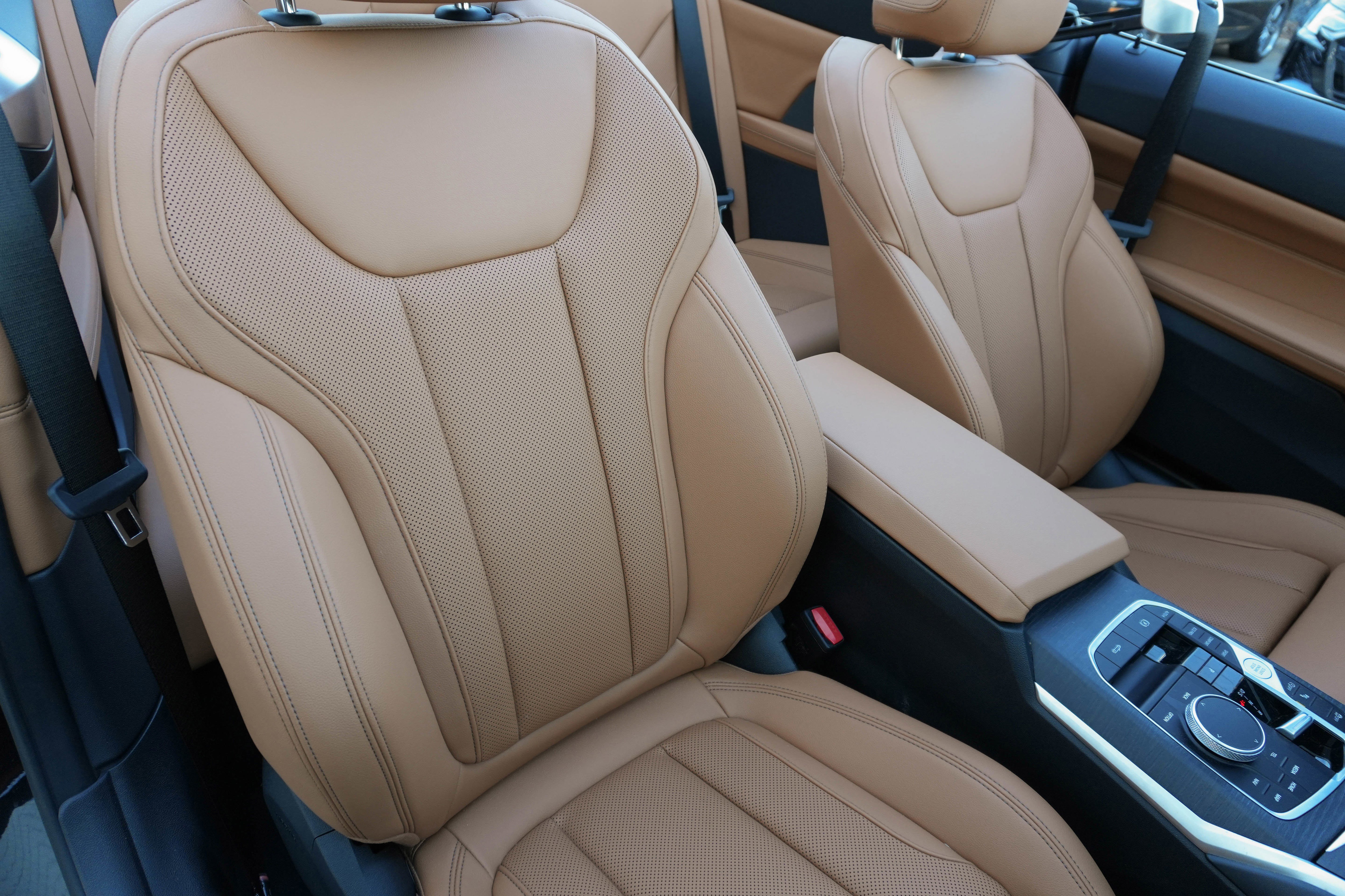 Certified 2025 BMW 430i Convertible w/ Premium Package image 11