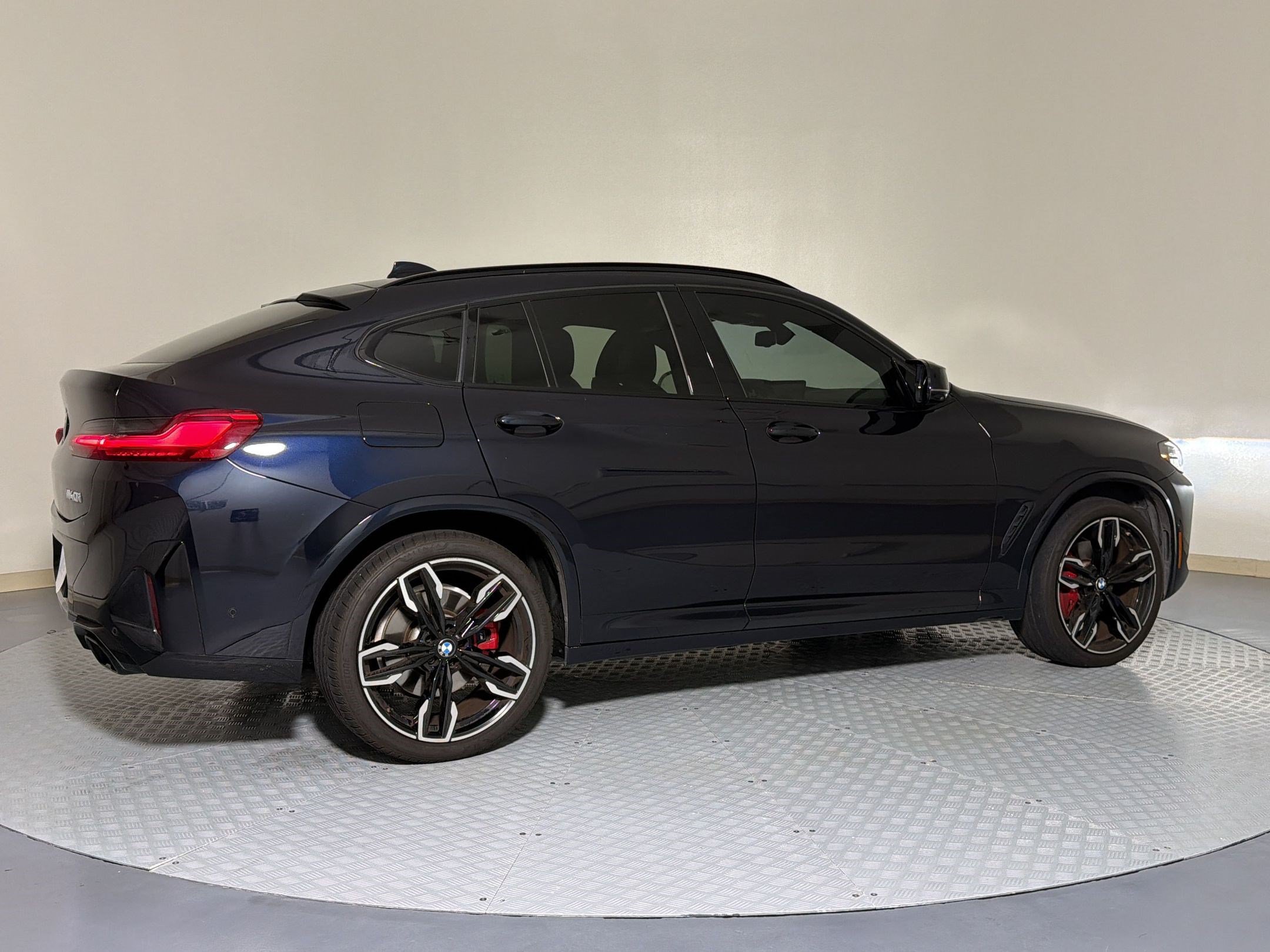 Certified 2024 BMW X4 M40i w/ Premium Package AWD/4WD image 9