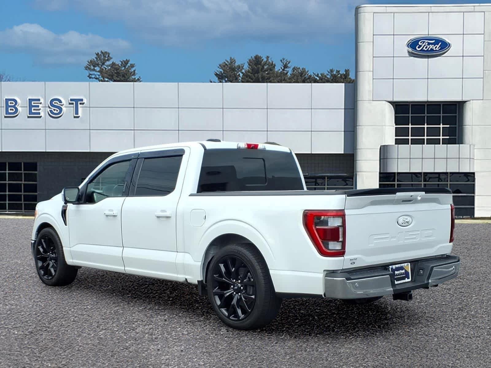 Used 2021 Ford F150 Lariat w/ Max Trailer Tow Package RWD image 4