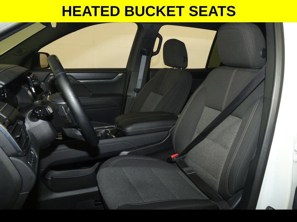 Used 2025 GMC Acadia Elevation image 3