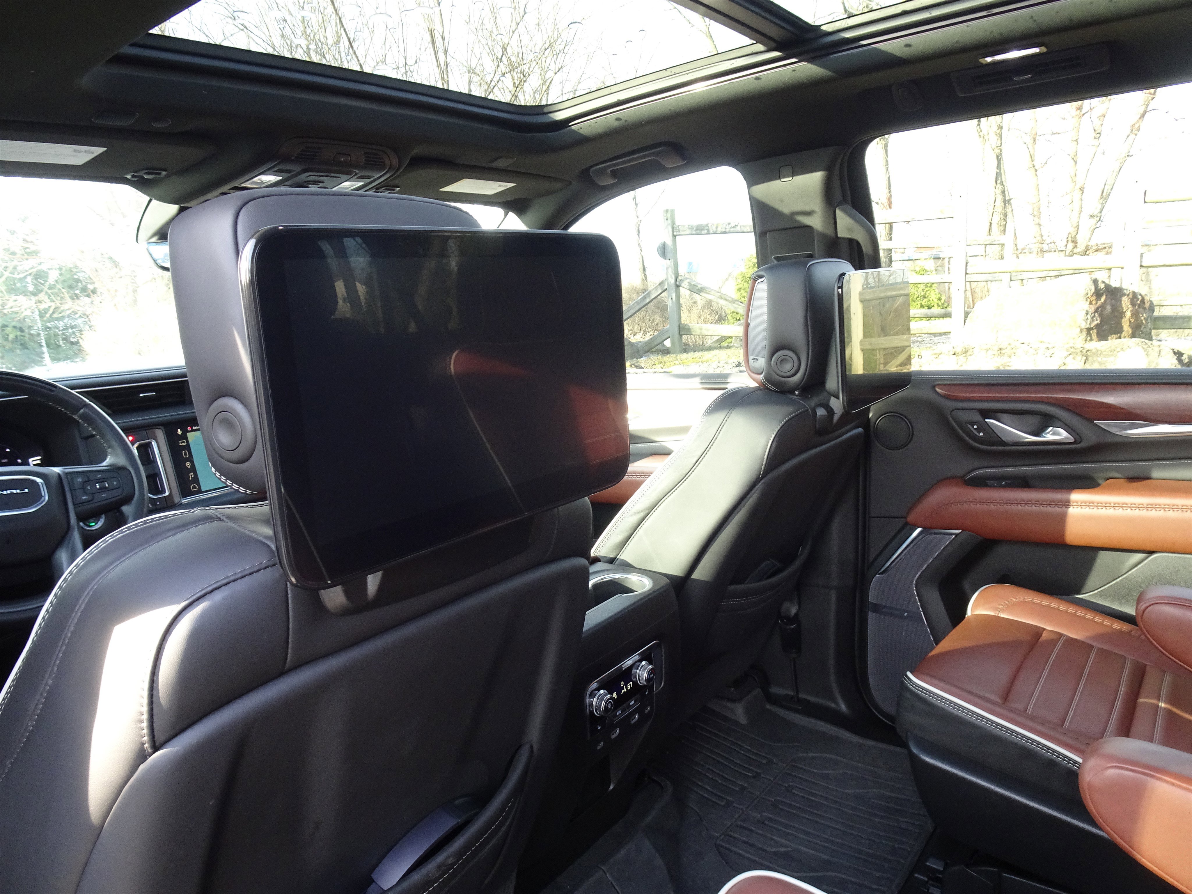 Used 2023 GMC Yukon XL Denali Ultimate image 5