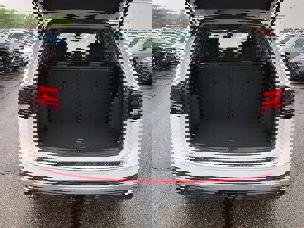 New 2025 Volkswagen Atlas Peak Edition SE image 34