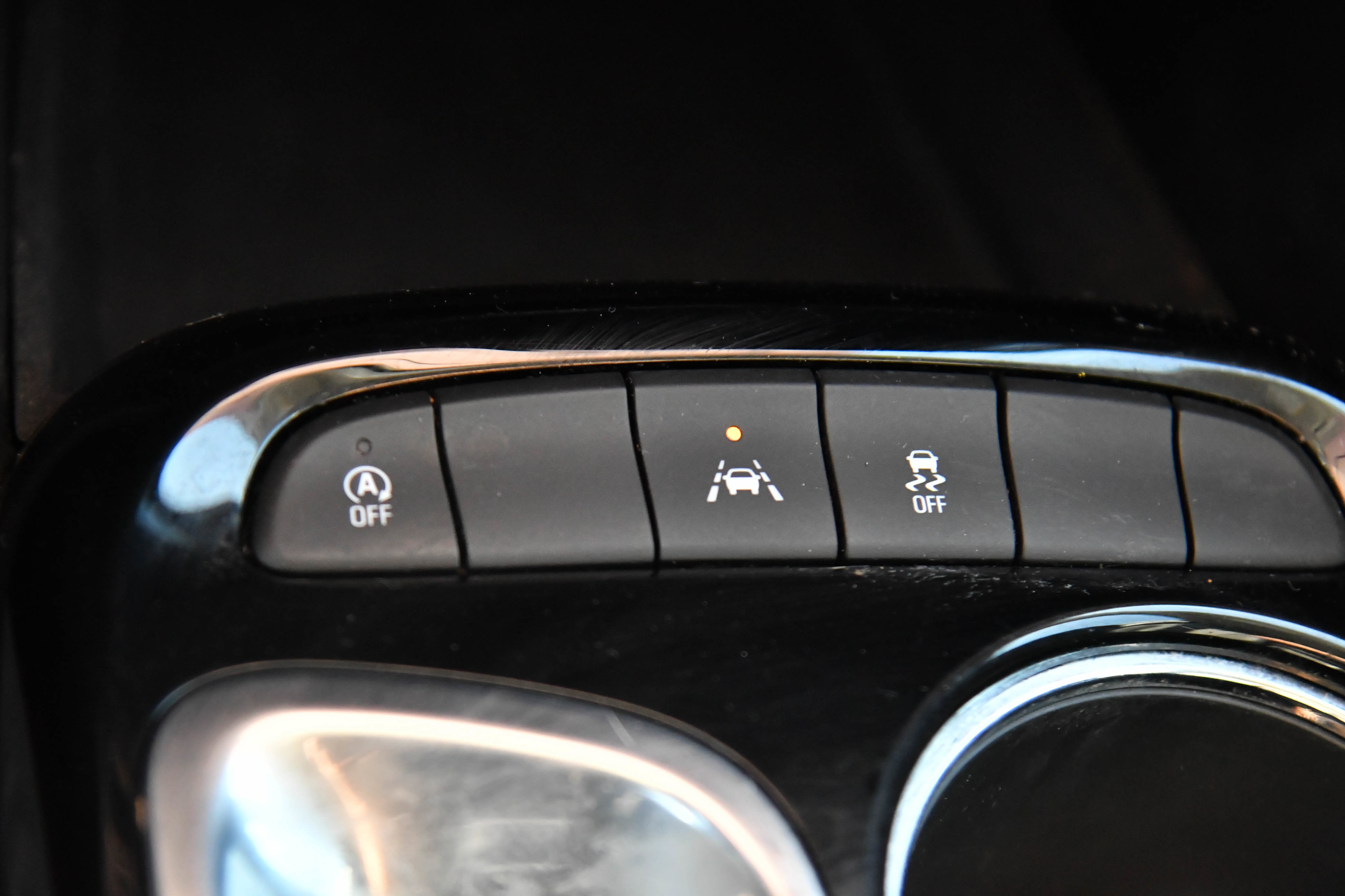 Used 2023 Buick Encore GX Select w/ Sport Touring Package image 23