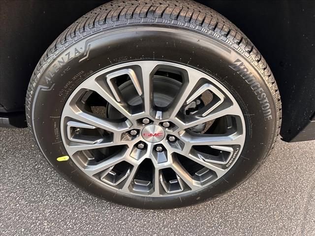 New 2026 GMC Yukon XL Denali w/ Denali Reserve Package image 15