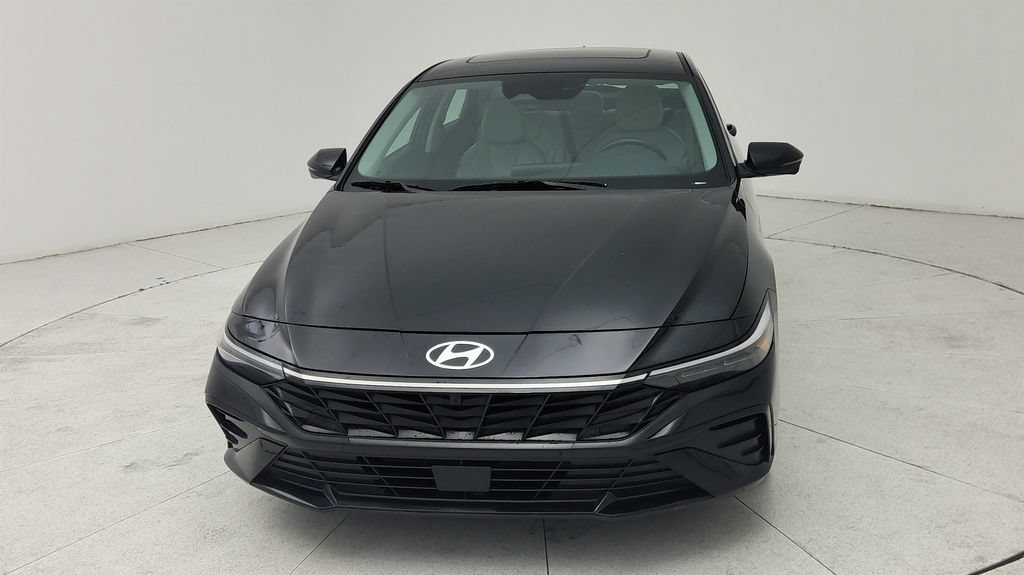 Used 2024 Hyundai Elantra Limited FWD image 2