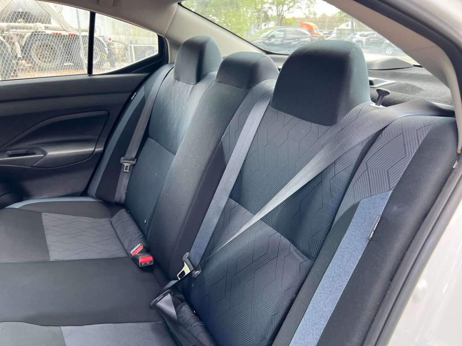 Used 2025 Nissan Versa SV FWD image 33