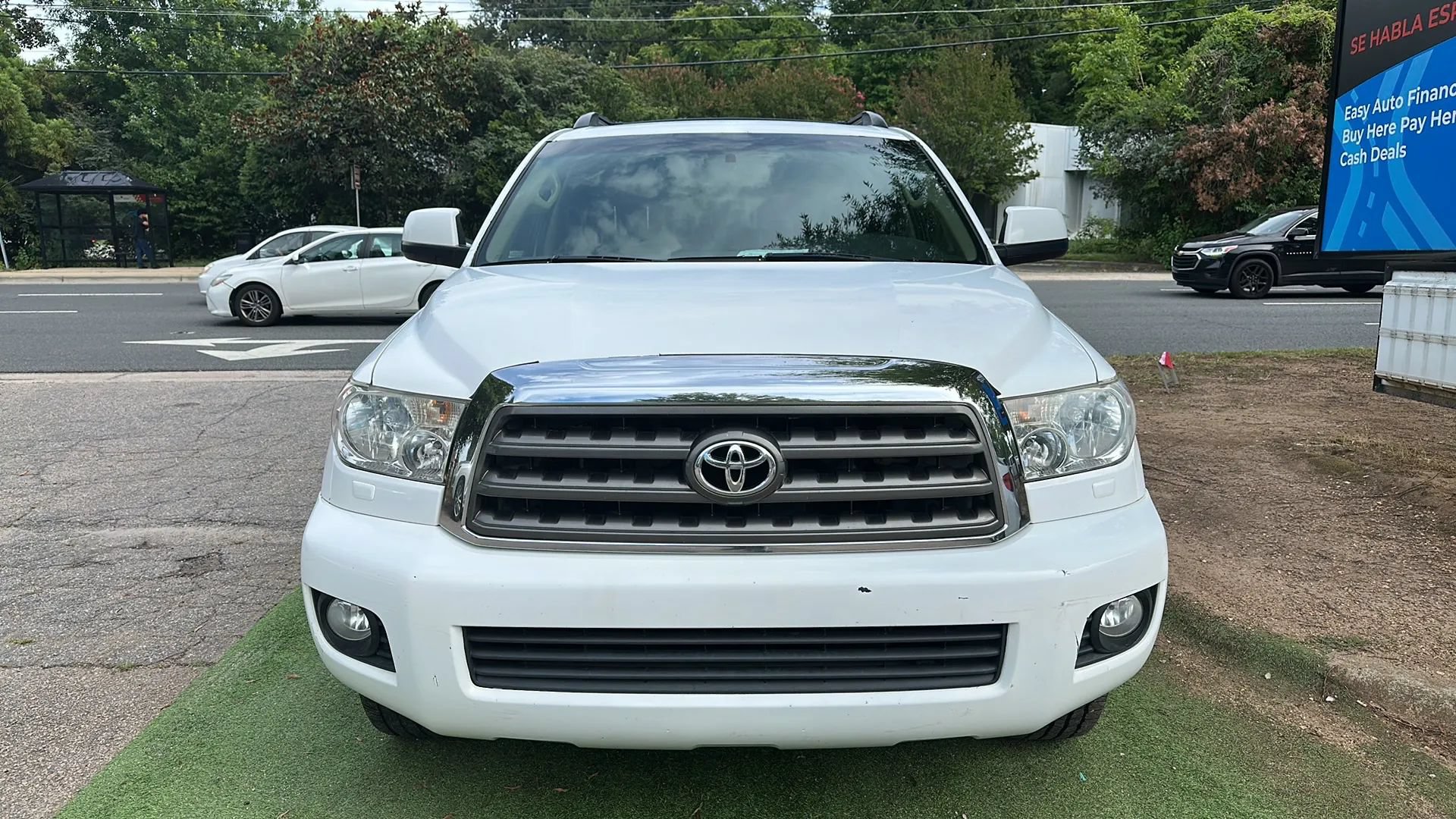 Used 2011 Toyota Sequoia SR5 AWD/4WD image 2