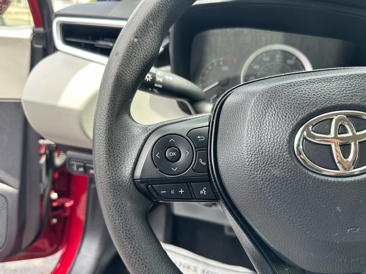 Used 2022 Toyota Corolla LE image 21