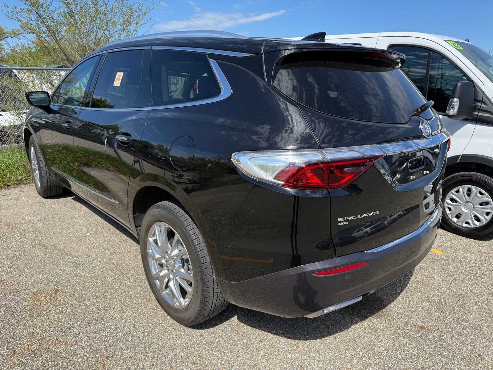 Used 2023 Buick Enclave Essence w/ Experience Buick Package AWD/4WD image 4