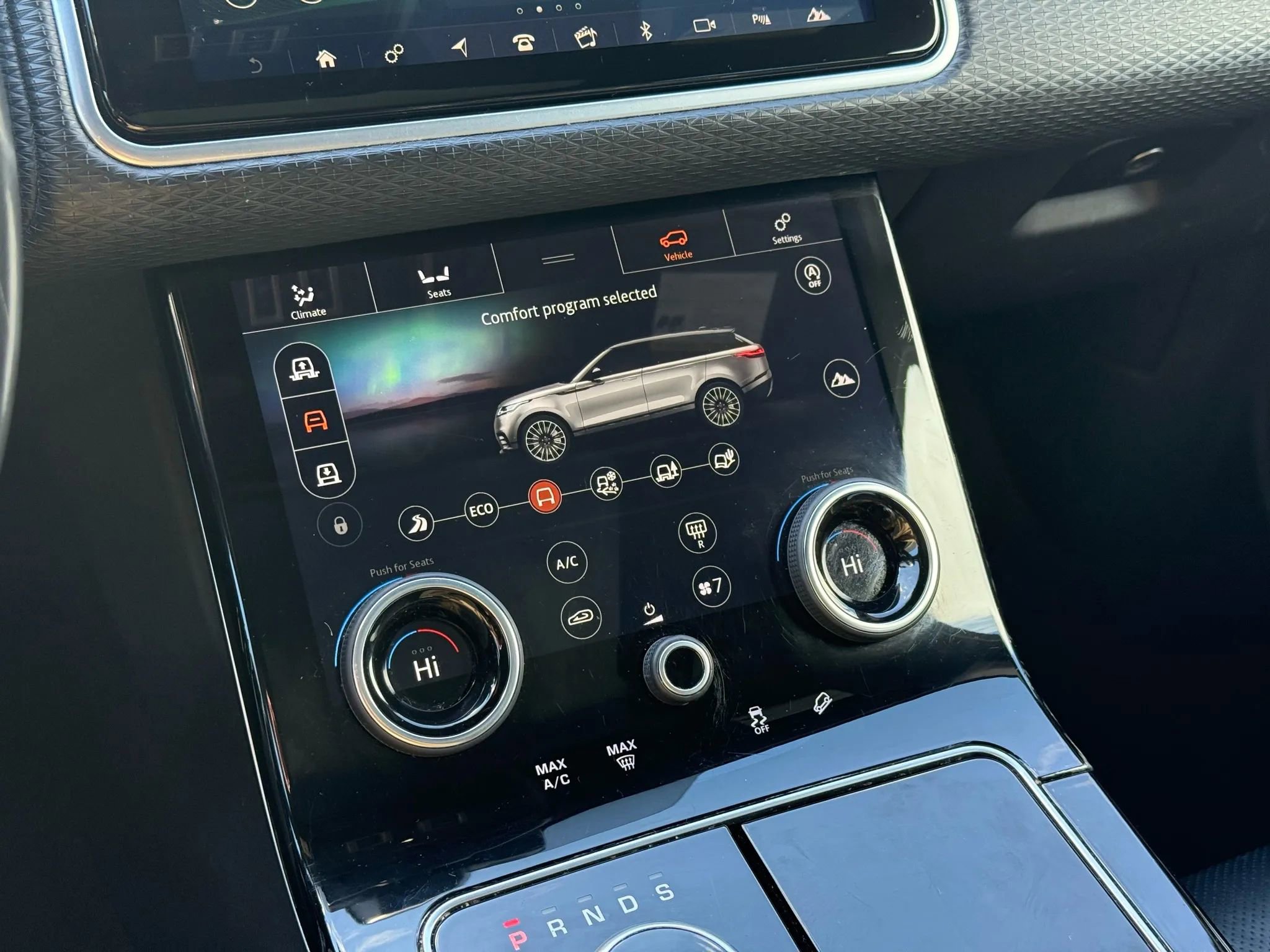 Used 2018 Land Rover Range Rover Velar R-Dynamic SE image 35