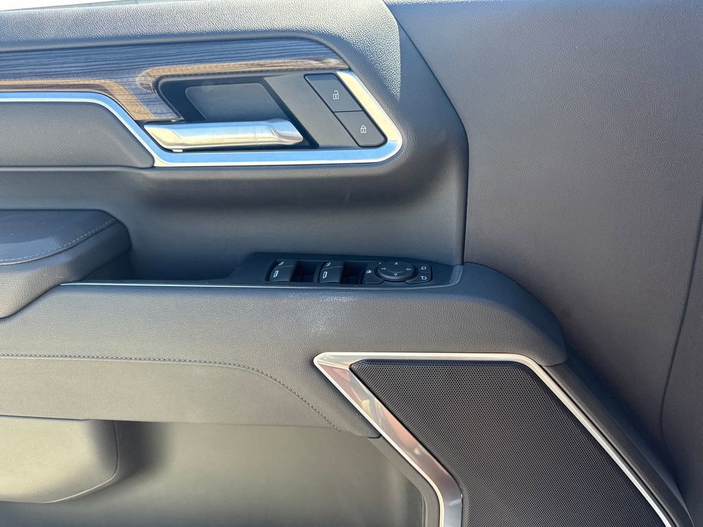 Used 2025 Chevrolet Silverado 2500 LT w/ Convenience Package image 17