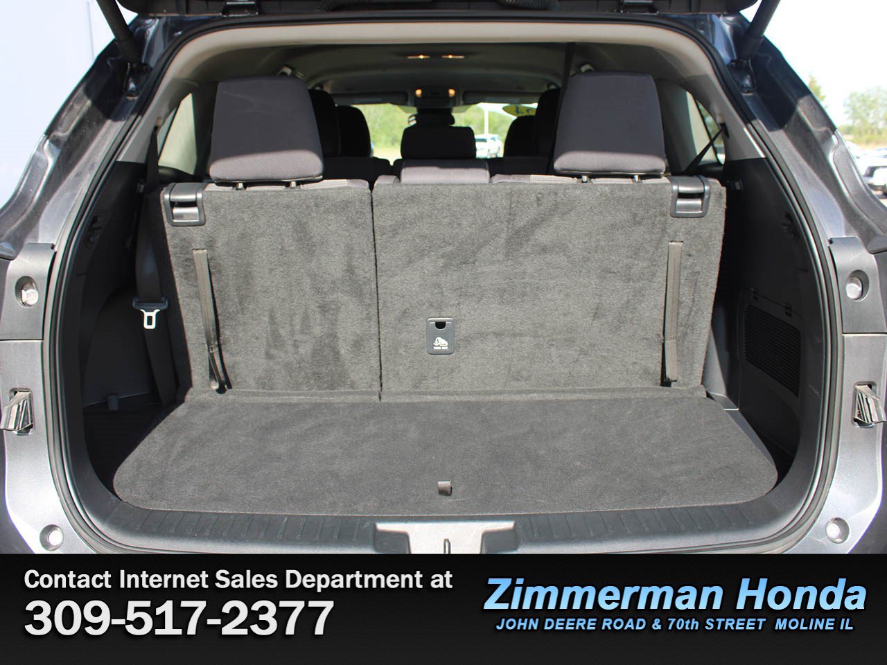 Used 2024 Toyota Highlander LE AWD/4WD image 6