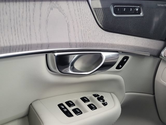 New 2026 Volvo XC90 B6 Ultra w/ Protection Package AWD/4WD image 27