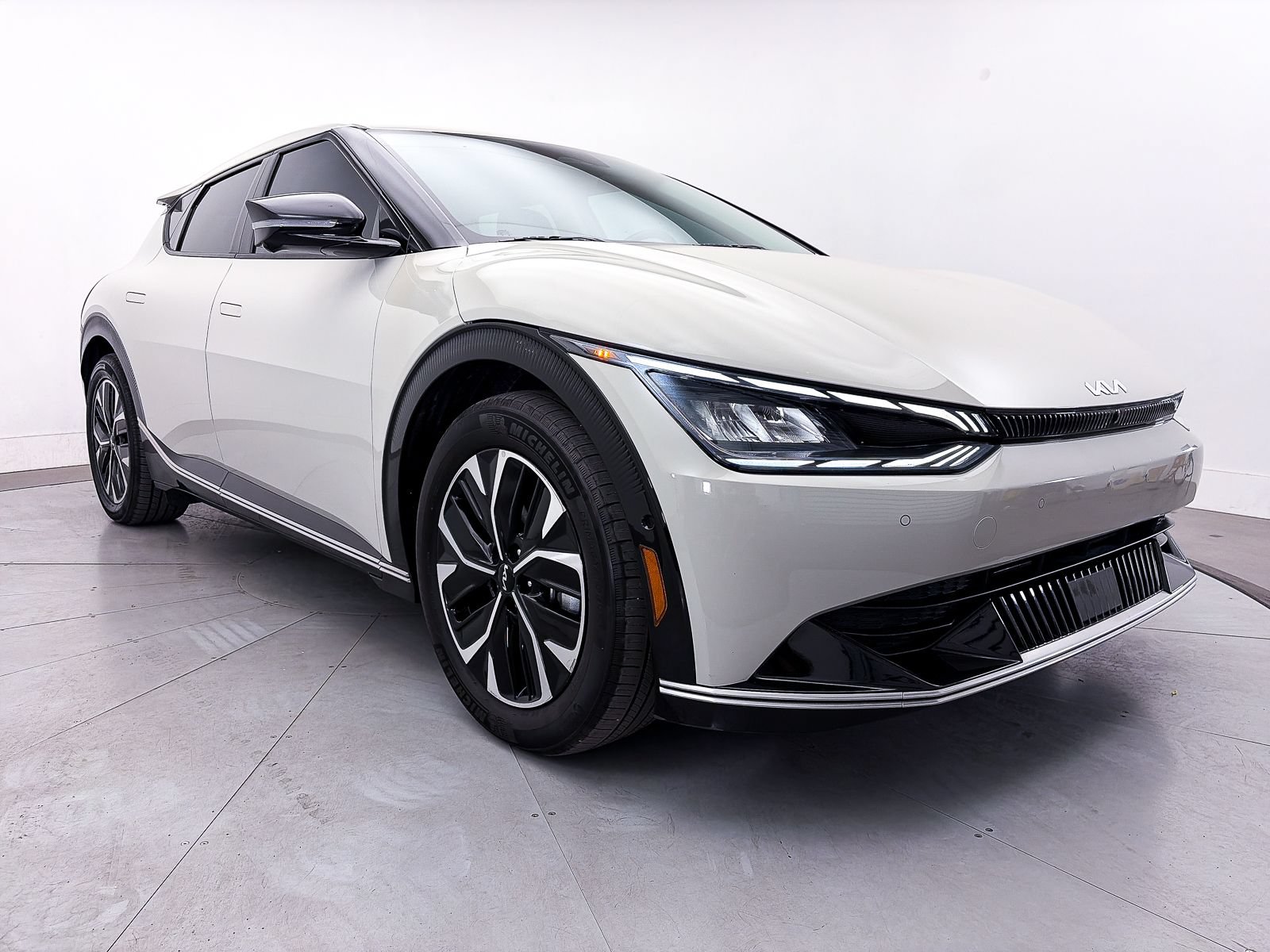 Certified 2023 Kia EV6 Wind w/ Wind Technology Package RWD image 11