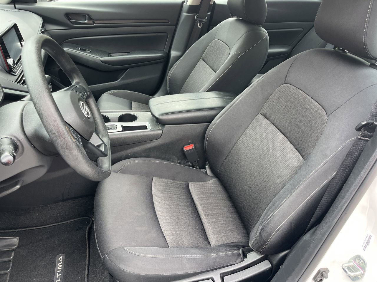 Used 2024 Nissan Altima 2.5 S FWD image 14