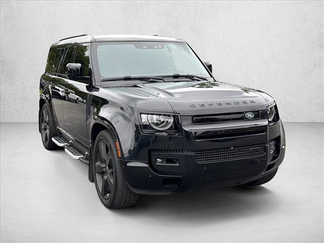 Used 2023 Land Rover Defender 130 X-Dynamic SE AWD/4WD image 3