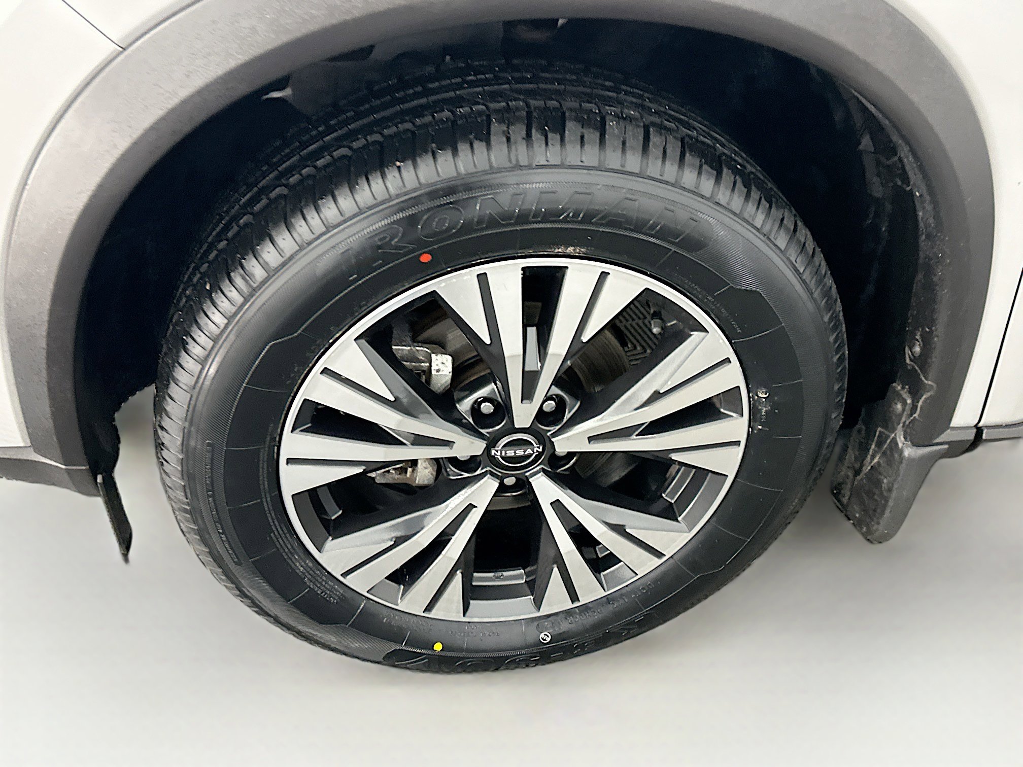 Used 2023 Nissan Rogue SV image 11