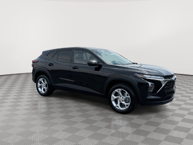 New 2026 Chevrolet Trax LS w/ LS Convenience Package FWD image 13