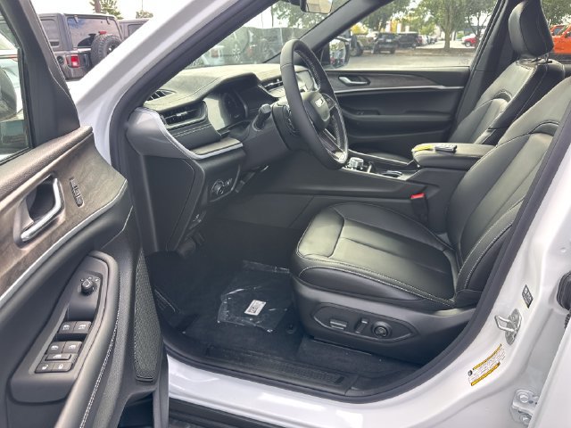 New 2027 Jeep Grand Cherokee Limited AWD/4WD image 10