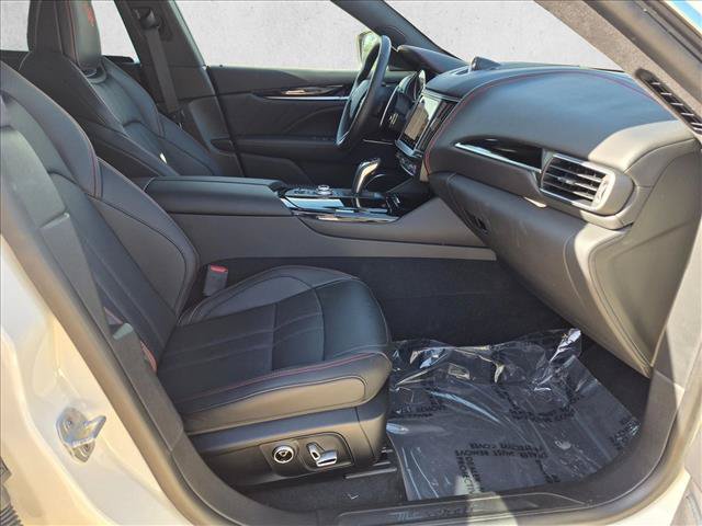 Used 2024 Maserati Levante GT Ultima AWD/4WD image 18
