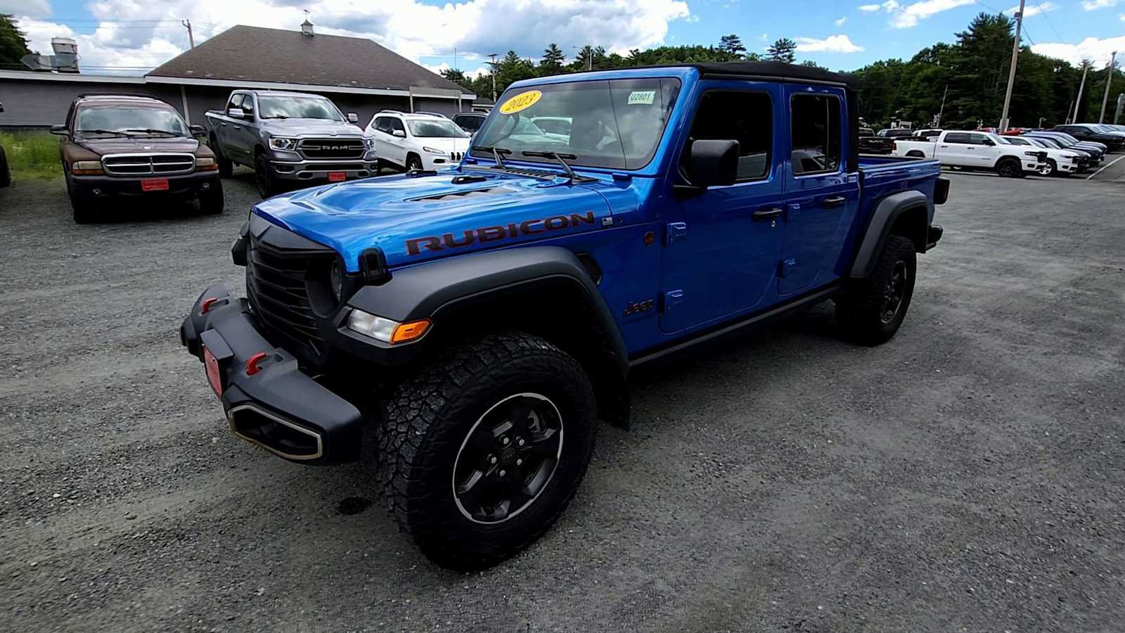 Used 2023 Jeep Gladiator Rubicon w/ Cold Weather Group AWD/4WD image 4