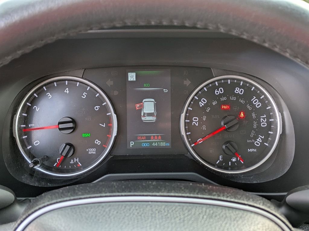 Used 2022 Toyota RAV4 XLE Premium image 20