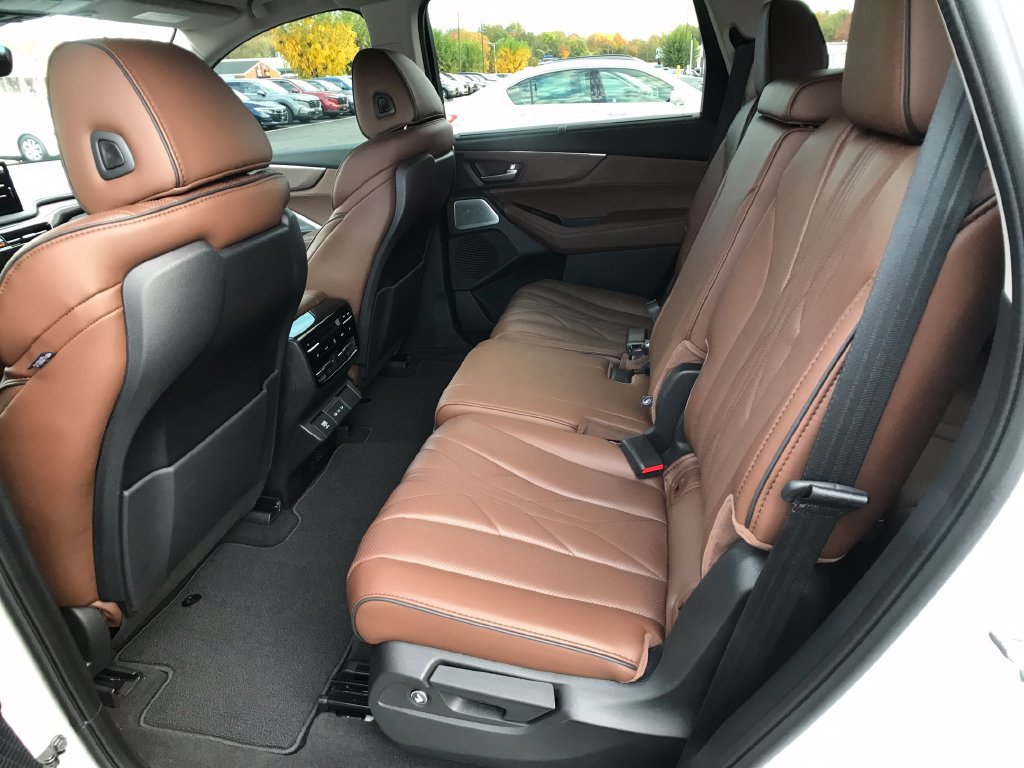 Used 2025 Acura MDX w/ Advance Package AWD/4WD image 11