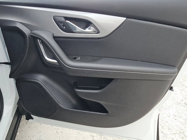 Used 2025 Chevrolet Blazer LT image 33