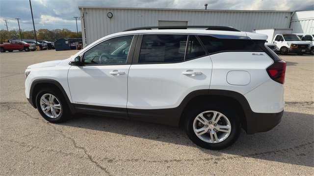 Used 2023 GMC Terrain SLE w/ Driver Convenience Package image 37