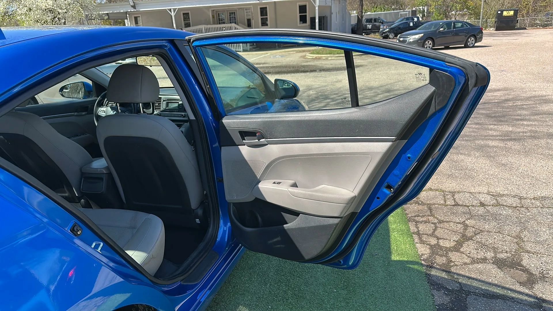 Used 2017 Hyundai Elantra SE image 21