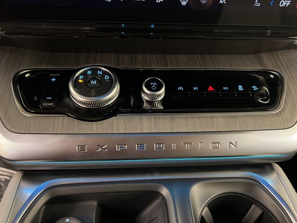 New 2025 Ford Expedition Max Platinum w/ Platinum Ultimate Package image 14