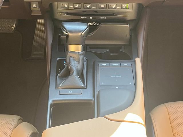 Used 2021 Lexus ES 350 Ultra Luxury w/ Accessory Package 2 FWD image 17