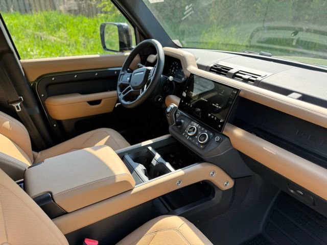 New 2026 Land Rover Defender 110 X-Dynamic SE AWD/4WD image 19